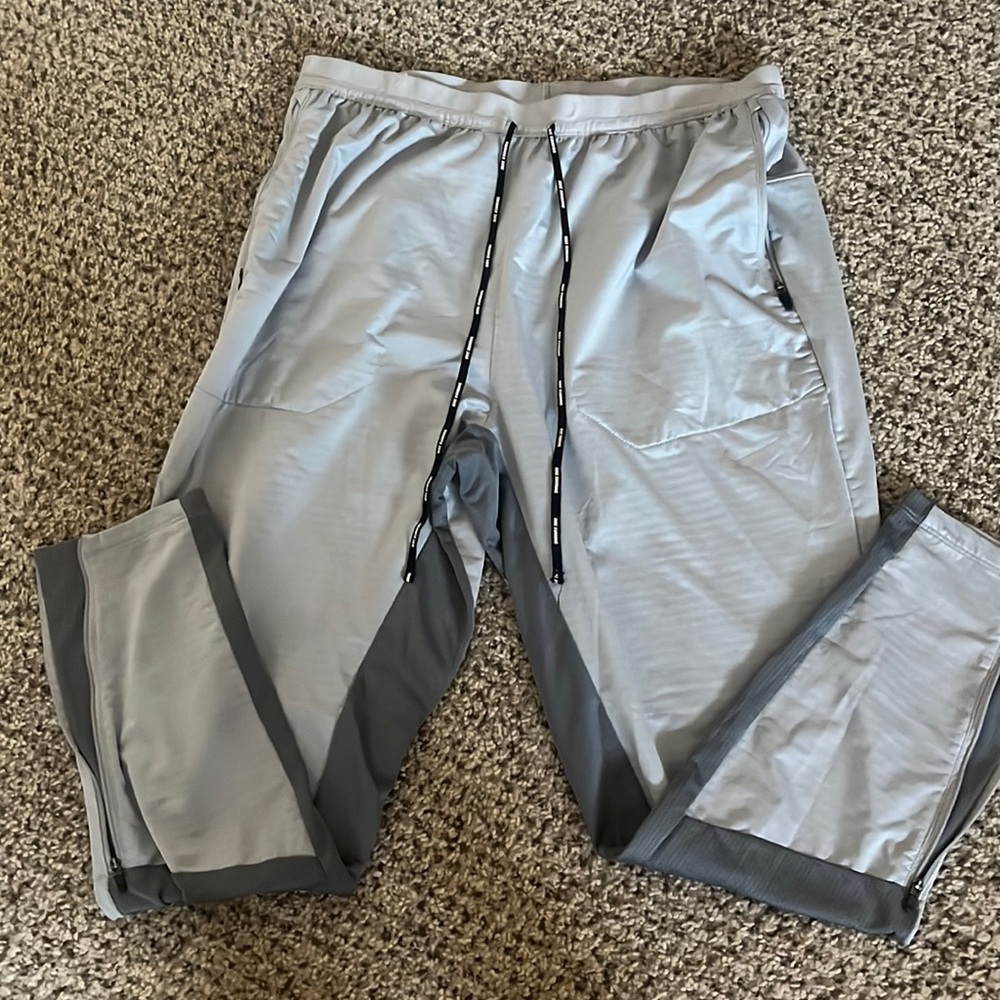 Nike Men's Dri-FIT Unlimited Tapered Versatile Pants
